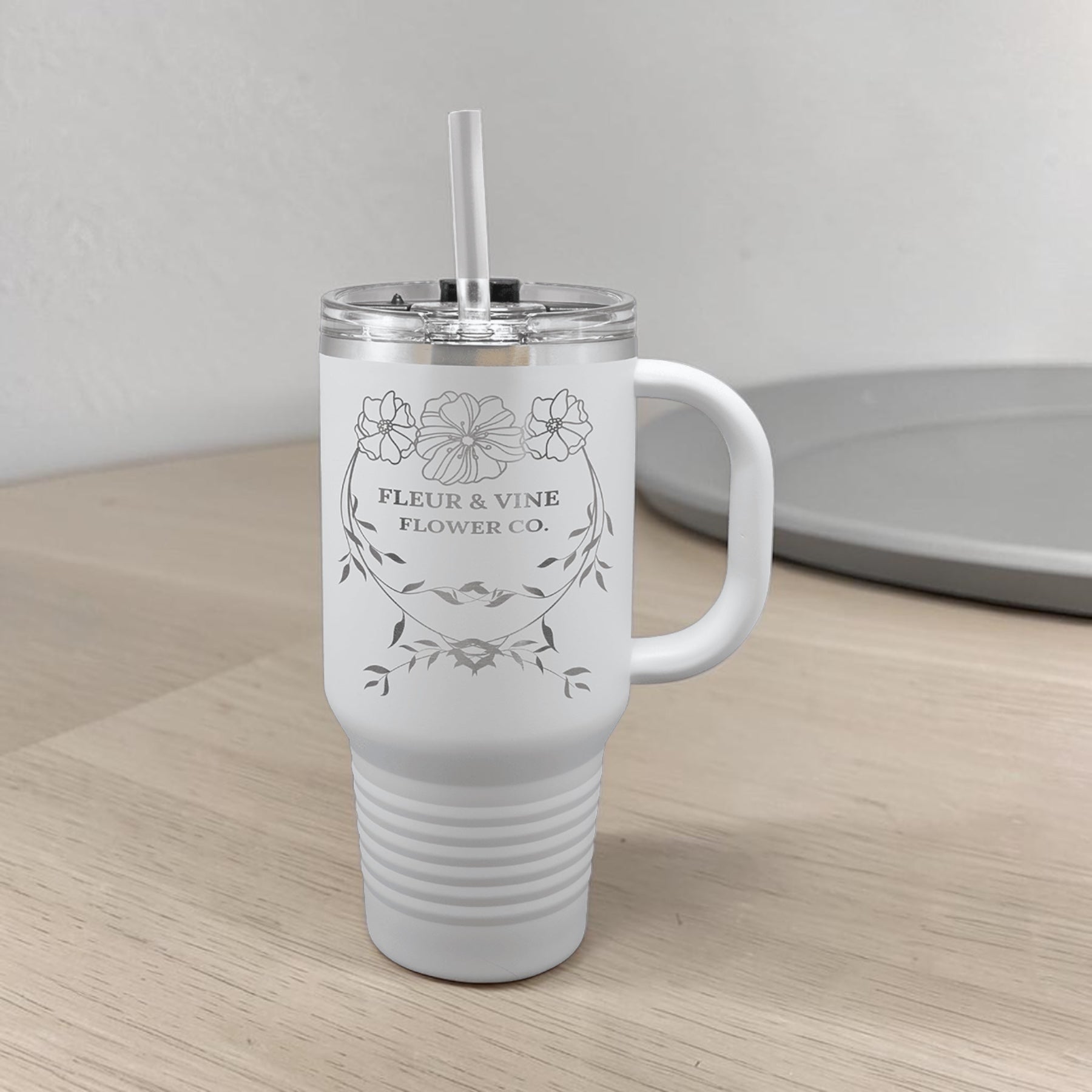 32oz Tumbler with Handle and Dual Purpose Lid